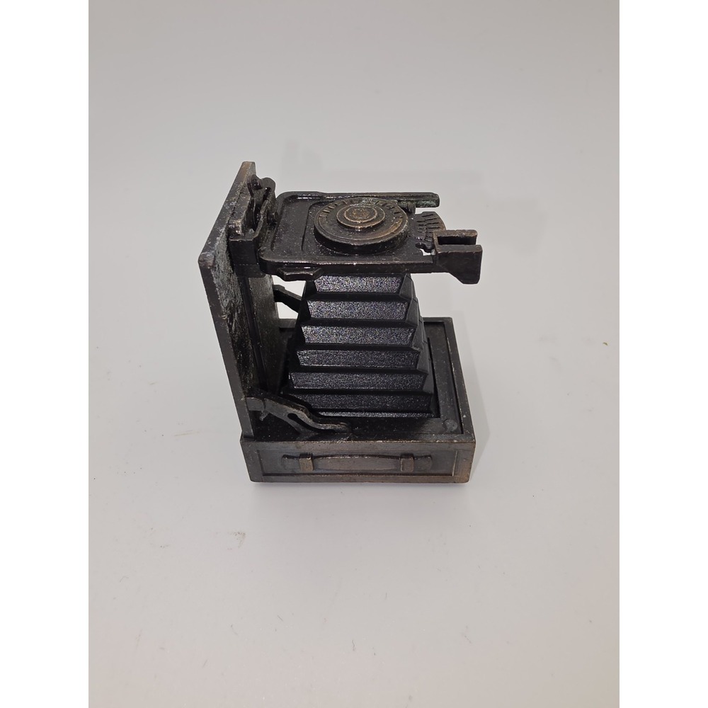 Miniature Novelty Old Camera Pencil Sharpener